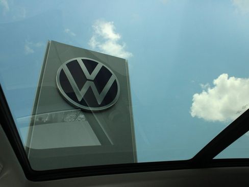 New 2025 Volkswagen Atlas SEL image 3