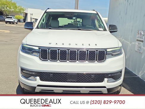 Used 2023 Jeep Wagoneer L Series II w/ Premium Group I AWD/4WD image 2
