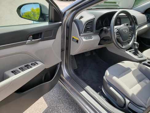 Used 2018 Hyundai Elantra Value Edition FWD image 8