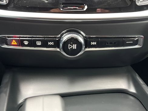 Used 2025 Volvo S60 B5 Core image 22
