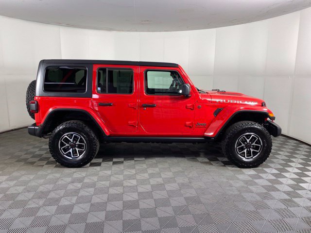 Used 2025 Jeep Wrangler Unlimited Rubicon AWD/4WD image 7