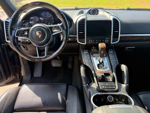 Used 2017 Porsche Cayenne image 11