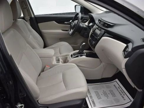 Used 2021 Nissan Rogue Sport SL AWD/4WD image 16