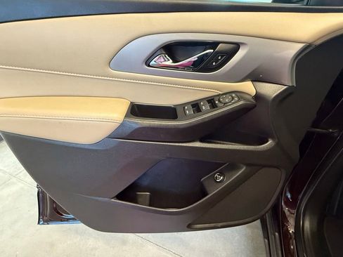 Used 2022 Chevrolet Traverse LT image 26