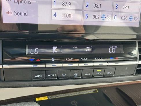 Used 2022 Toyota Sienna LE w/ LE Plus Package image 20