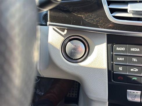 Used 2016 Mercedes-Benz E 350 4MATIC Wagon image 13