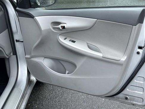 Used 2010 Toyota Corolla LE FWD image 8