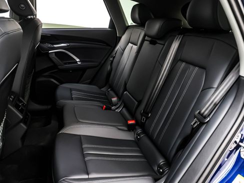 New 2025 Audi Q5 Premium image 8