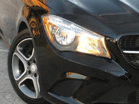 Used 2014 Mercedes-Benz CLA 250 image 3