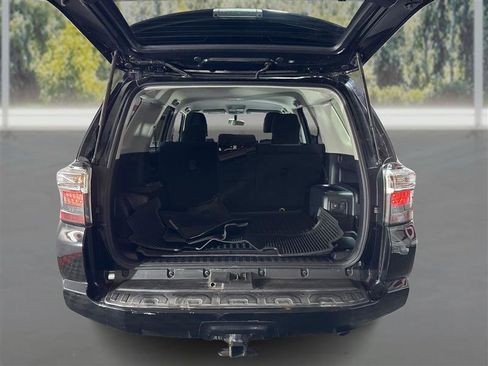 Used 2019 Toyota 4Runner SR5 image 12