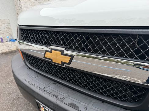 Used 2020 Chevrolet Express 2500 w/ Enhanced Convenience Package image 4