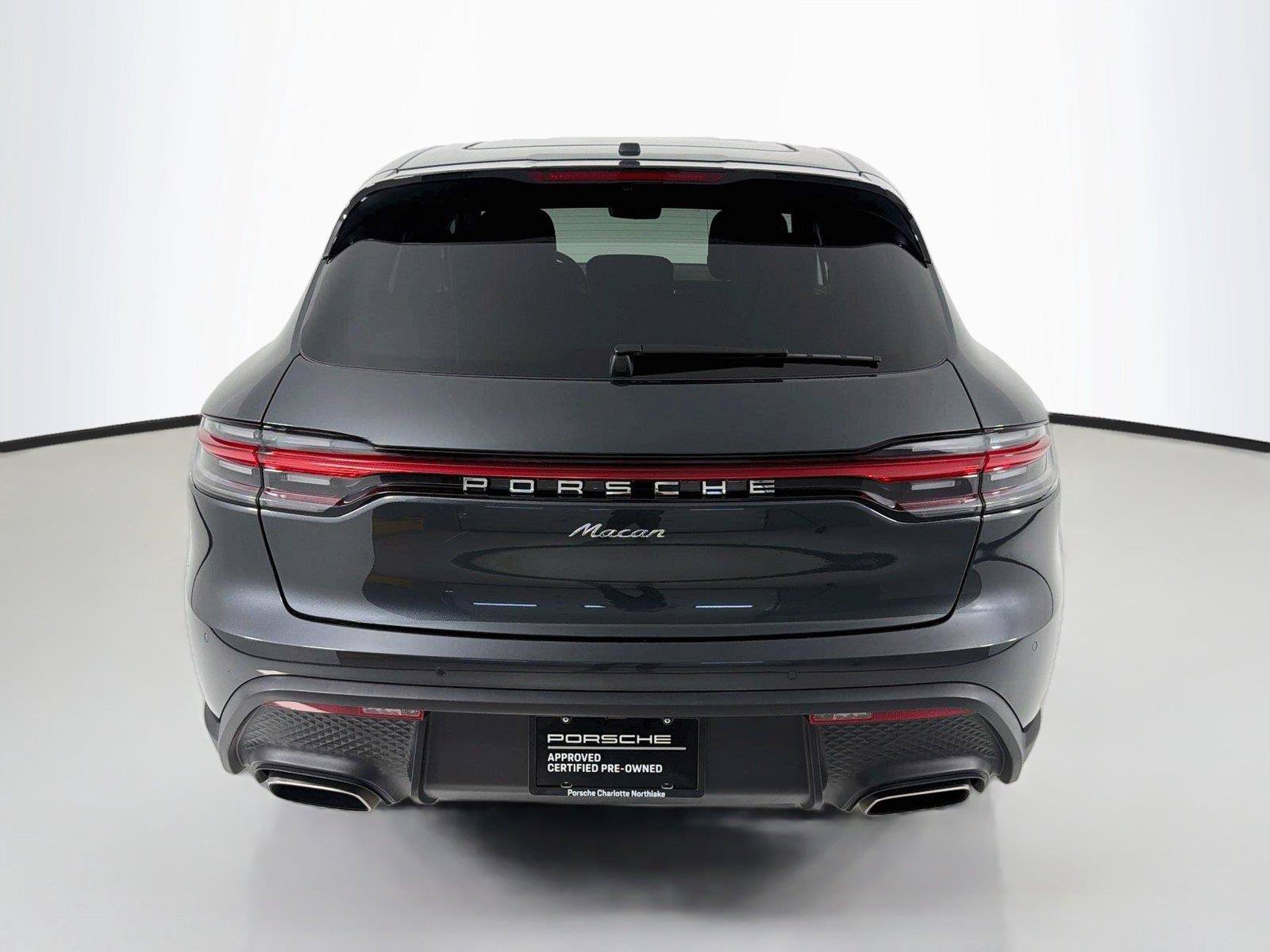 Used 2022 Porsche Macan AWD/4WD image 28