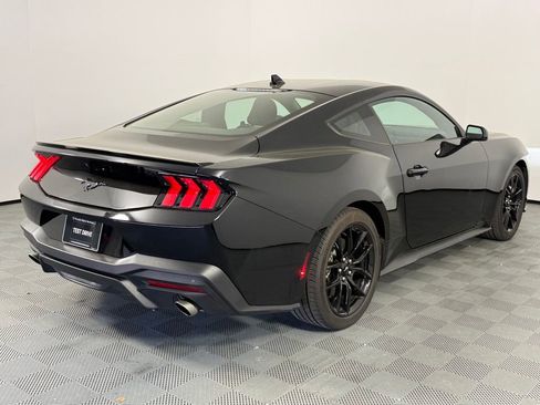 Used 2024 Ford Mustang Coupe image 7