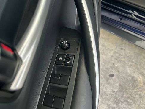 Used 2020 Toyota Corolla SE FWD image 33