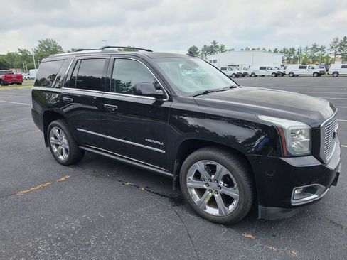 Used 2015 GMC Yukon Denali w/ Premium Package AWD/4WD image 11