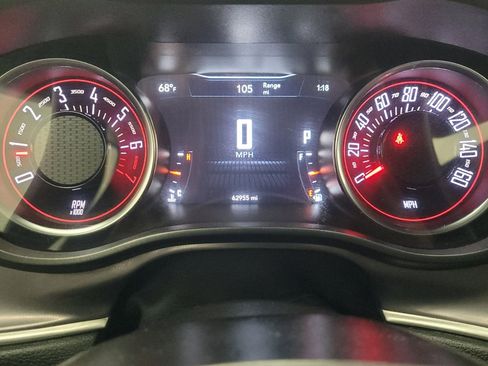Used 2022 Dodge Challenger SXT RWD image 23