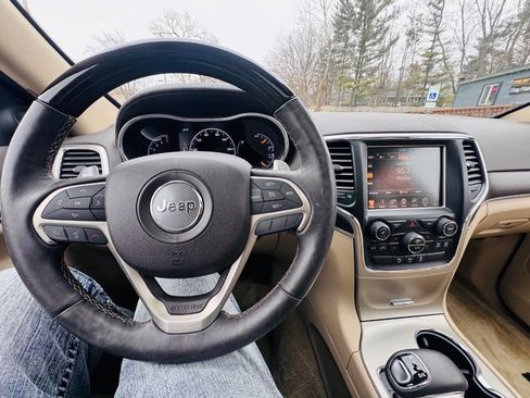 Used 2015 Jeep Grand Cherokee Overland image 15