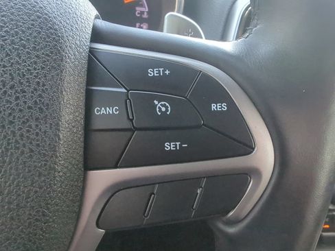 Used 2017 Jeep Grand Cherokee Altitude AWD/4WD image 28