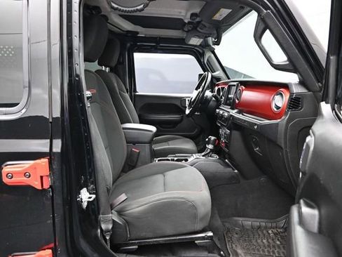 Used 2019 Jeep Wrangler Unlimited Rubicon AWD/4WD image 6