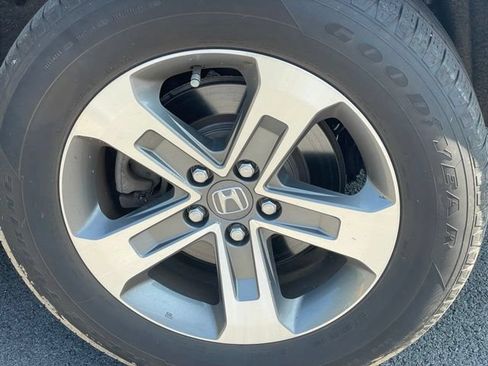 Used 2025 Honda Pilot EX-L image 22