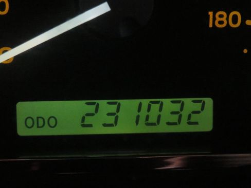 Used 2006 Toyota Sequoia SR5 AWD/4WD image 44