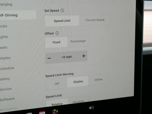 Used 2023 Tesla Model Y Long Range AWD/4WD image 28