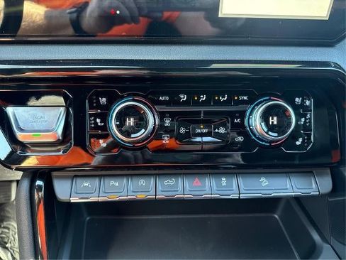 New 2026 GMC Sierra 1500 AT4 w/ AT4 Premium Package AWD/4WD image 15