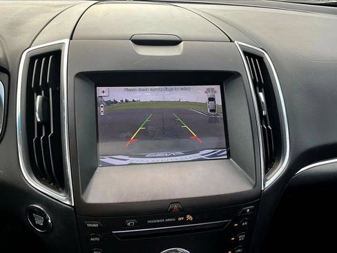 Used 2019 Ford Edge Titanium w/ Equipment Group 301A AWD/4WD image 14
