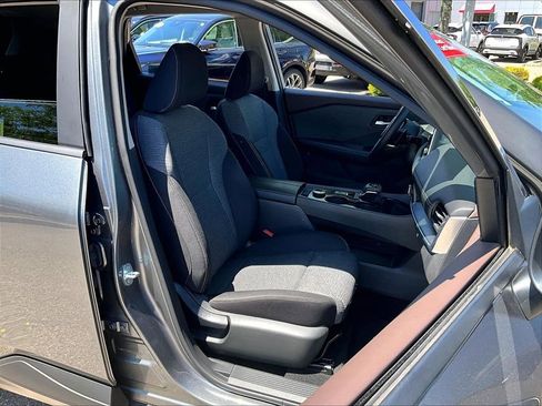 Used 2023 Nissan Rogue SV AWD/4WD image 11