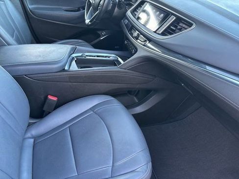 Used 2024 Buick Enclave Premium image 39