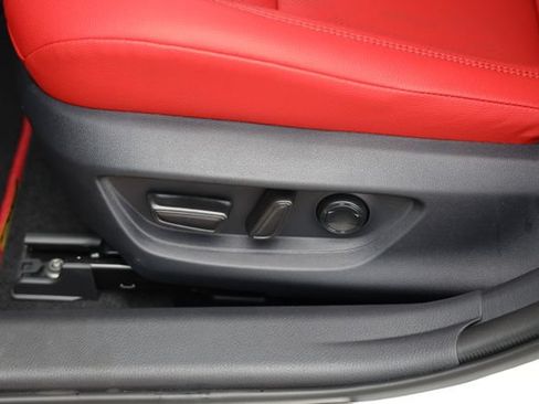 New 2026 Toyota Camry Hybrid FWD image 14