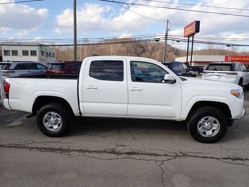 Used 2023 Toyota Tacoma SR image 9