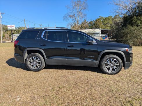 Used 2023 GMC Acadia SLE w/ Driver Convenience Package FWD image 3