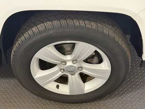 Used 2016 Jeep Compass Latitude AWD/4WD image 14