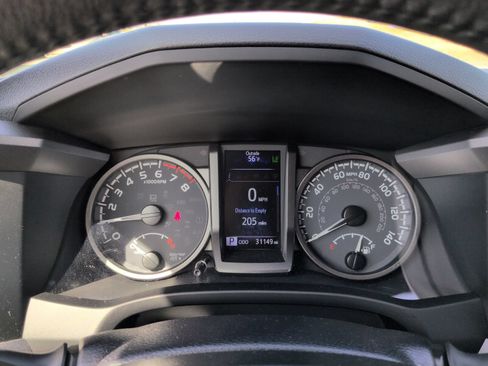 Used 2023 Toyota Tacoma TRD Off-Road w/ Technology Package AWD/4WD image 19