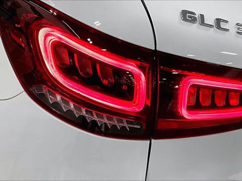 Used 2021 Mercedes-Benz GLC 300 image 31