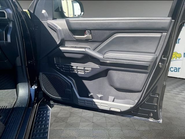 Used 2025 Toyota 4Runner Limited AWD/4WD image 20