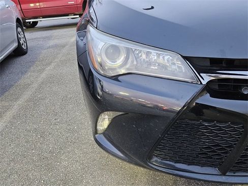 Used 2016 Toyota Camry SE image 14