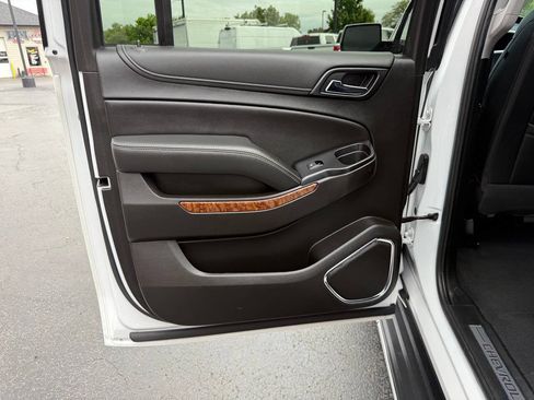 Used 2019 Chevrolet Suburban Premier AWD/4WD image 22