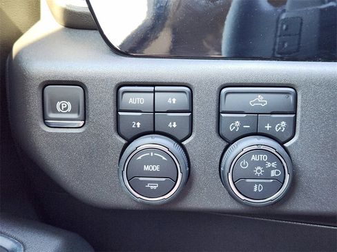 Certified 2025 Chevrolet Silverado 1500 LT Trail Boss w/ Convenience Package II image 23