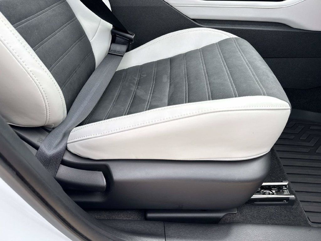 Used 2026 Mitsubishi Outlander SE FWD image 16