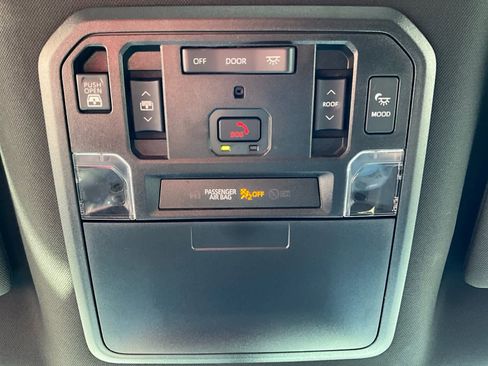 Used 2023 Toyota Tundra Platinum w/ Advanced Package image 27