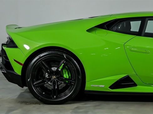 Used 2022 Lamborghini Huracan EVO RWD image 13