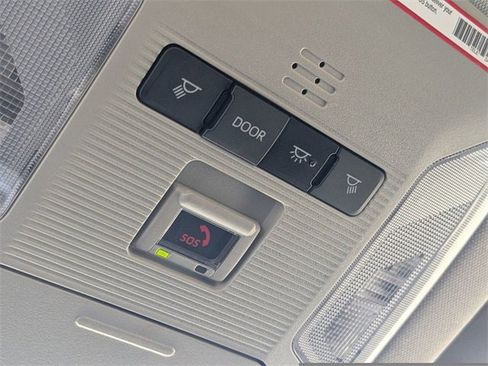 Used 2023 Toyota RAV4 LE image 27