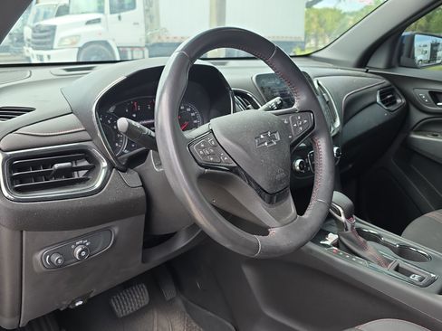 Used 2022 Chevrolet Equinox RS w/ Infotainment Package image 23