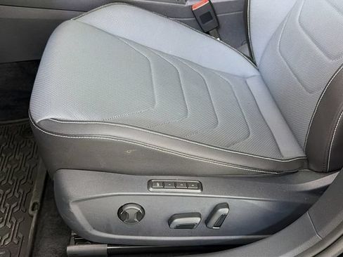 New 2025 Volkswagen Jetta SEL FWD image 22