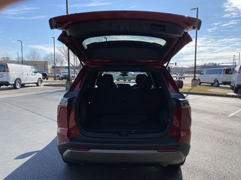 Used 2026 Chevrolet Equinox LT image 11