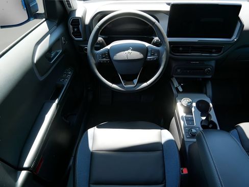 Used 2025 Ford Bronco Sport Outer Banks w/ Sasquatch Outer Banks Package AWD/4WD image 13