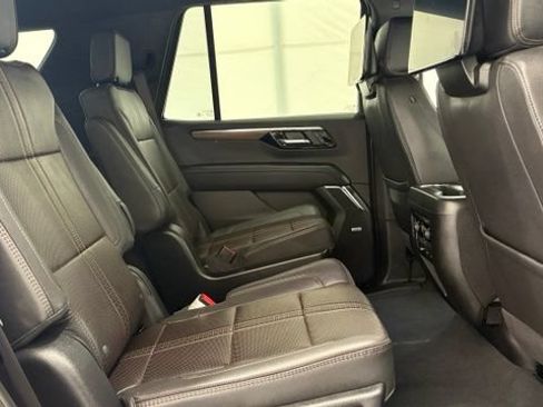 Used 2025 Chevrolet Tahoe High Country AWD/4WD image 28
