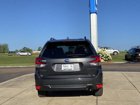 Used 2022 Subaru Forester Premium AWD/4WD image 10